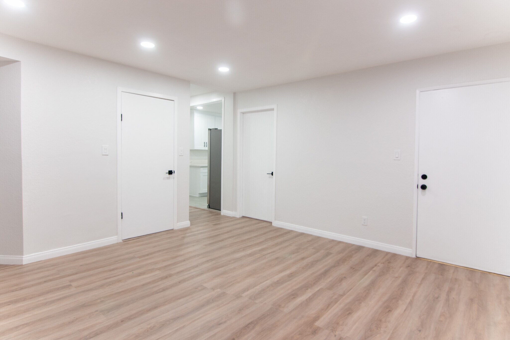 Dinning room - 14700 Friar St