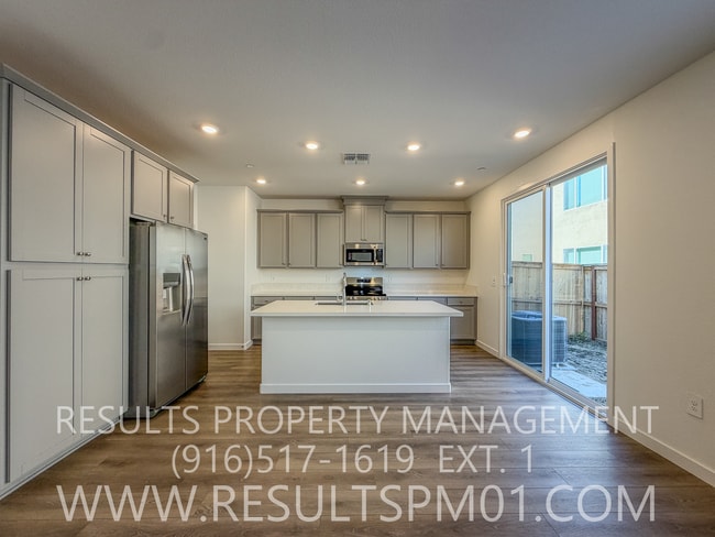 Building Photo - Brand new 3 Bedroom home. Wonderful amenities!