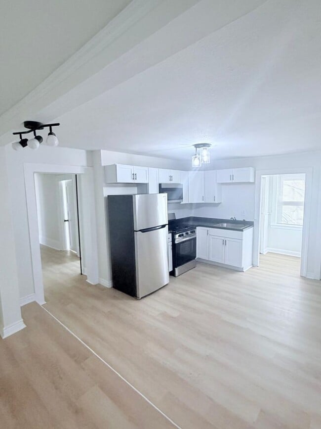 Building Photo - 2604 W 27th St