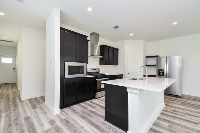 Building Photo - 3024 Crown Gate Dr