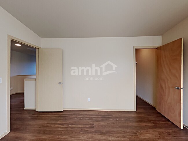 Building Photo - 9609 200th St E