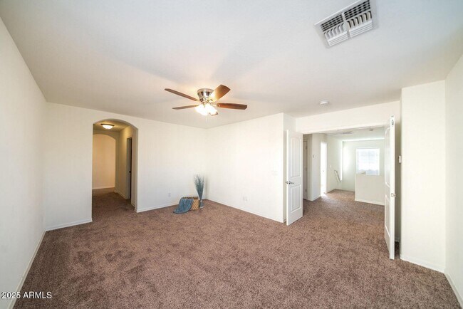 Building Photo - 1423 S Newberry Ln