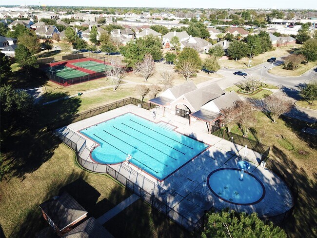 Building Photo - 5702 Fleethaven Ct