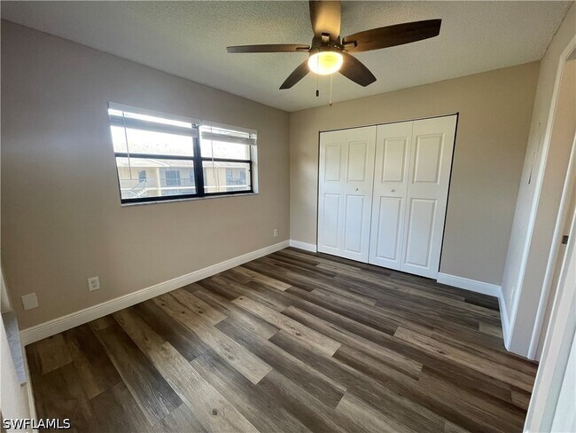 Building Photo - 5325 Summerlin Rd