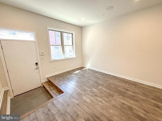 Building Photo - 1439 S Taylor St