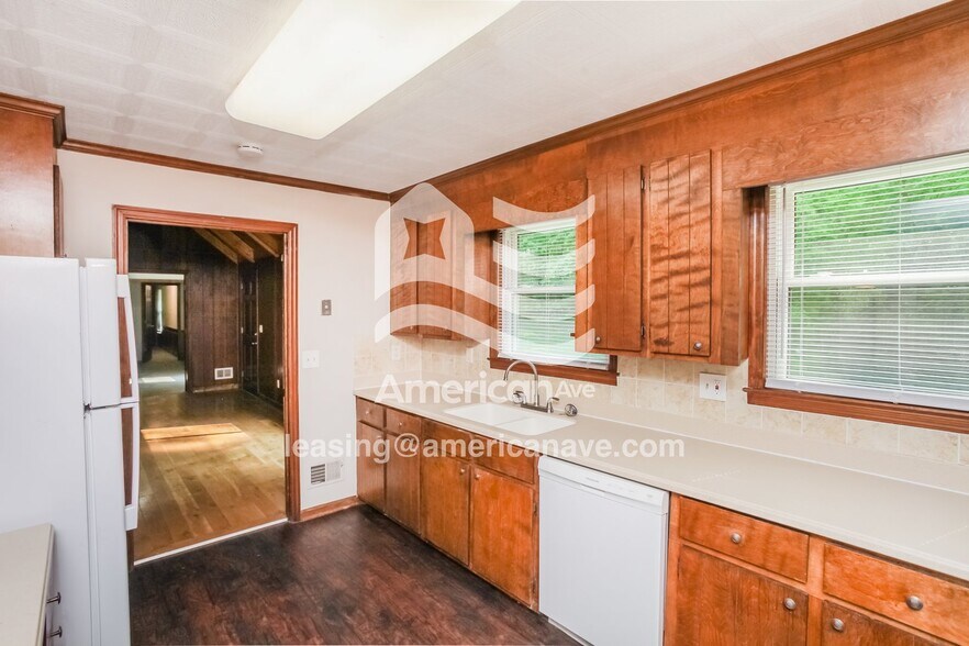 Building Photo - 1021 Old Birch Dr