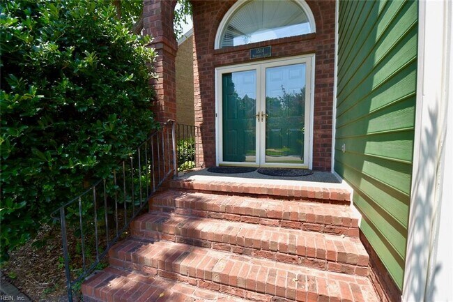 Building Photo - 1514 Bordeaux Pl