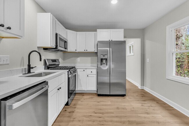 Building Photo - 30 Guerry Cir