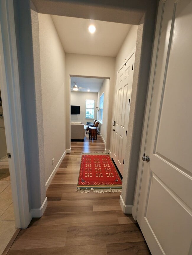 Building Photo - Pleasanton 4 Bed / 3 Bath, Top Rated Schools, Solar