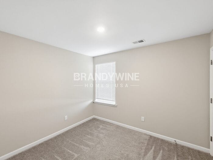 Building Photo - 680 Friesland Dr