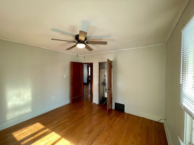 Building Photo - 1501 S Spring St