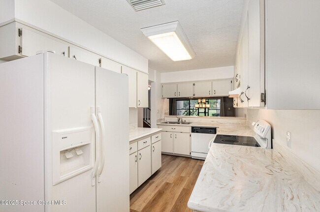 Building Photo - 3549 Muirfield Dr