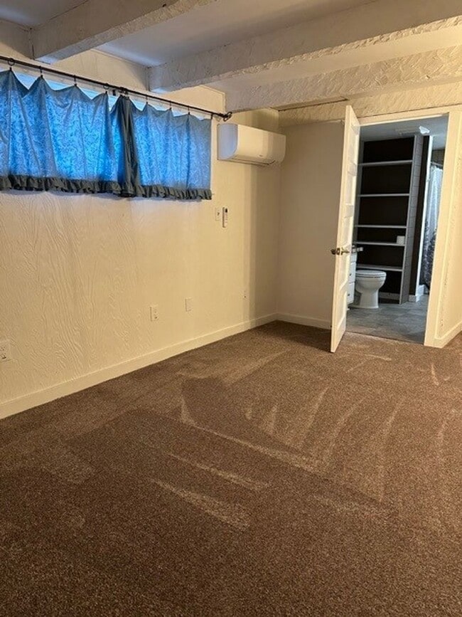 Building Photo - Half Off First Month's Full Rent!!