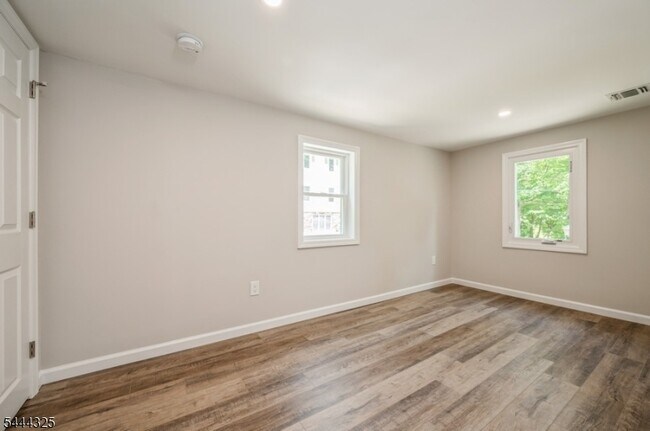 Building Photo - 1225 Sussex Turnpike