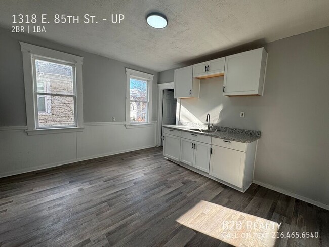 Building Photo - 1318 E 85th St