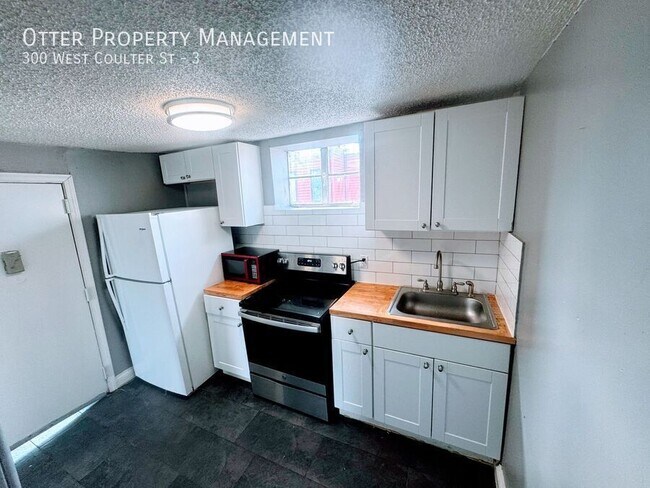 Building Photo - 300 W Coulter St