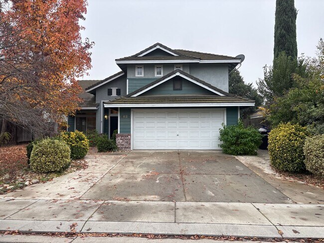 Building Photo - Ideal Salida Neighborhood! Upgraded laminate flooring throughout the first floor of the home. Fir...