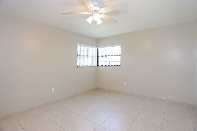 Building Photo - 3341 W Park Rd