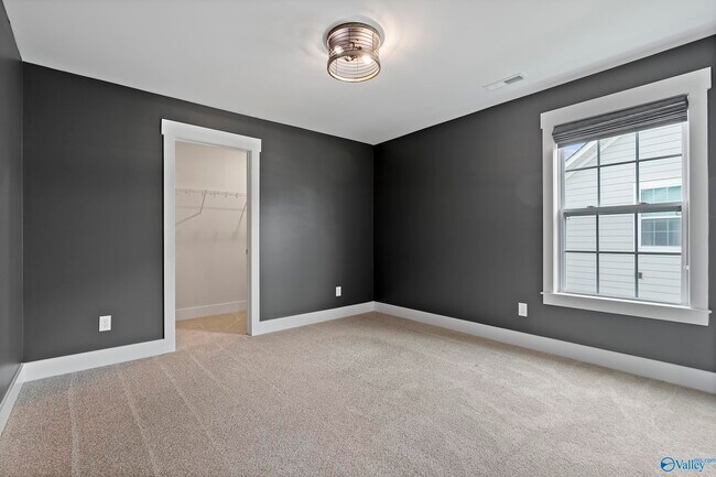 Building Photo - 6605 Waxwood Dr