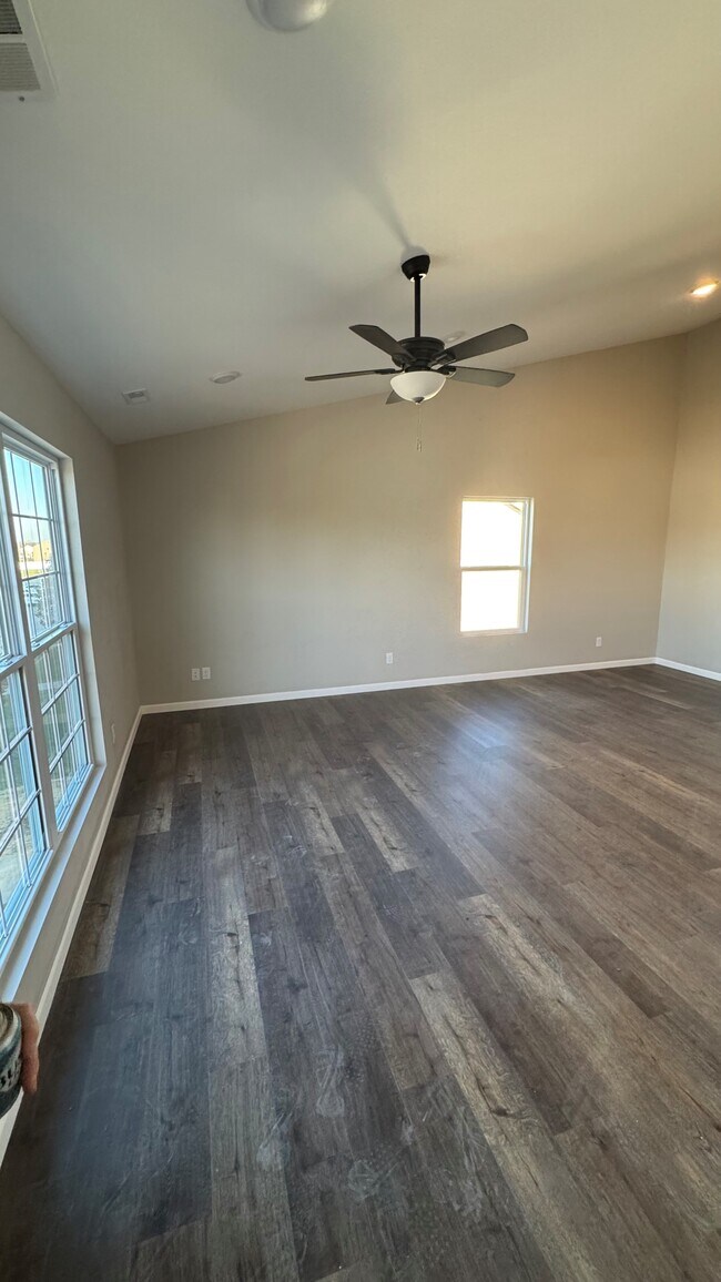 Building Photo - 704 Harbor Woods Dr