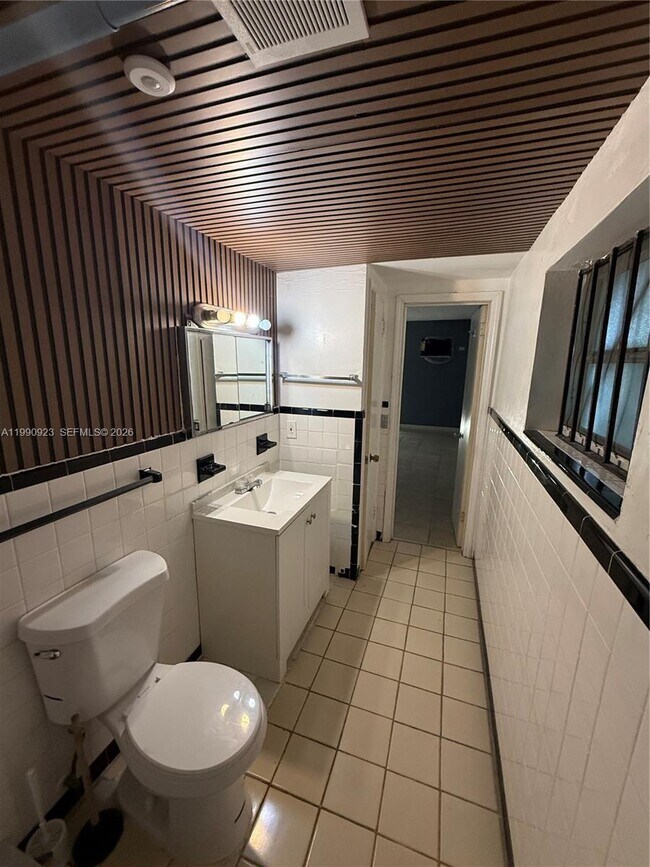 Building Photo - 1230 NW 180th Terrace