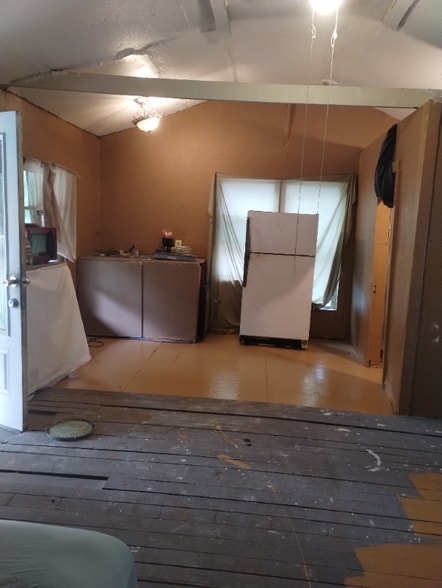 Building Photo - 357 Holly Ln