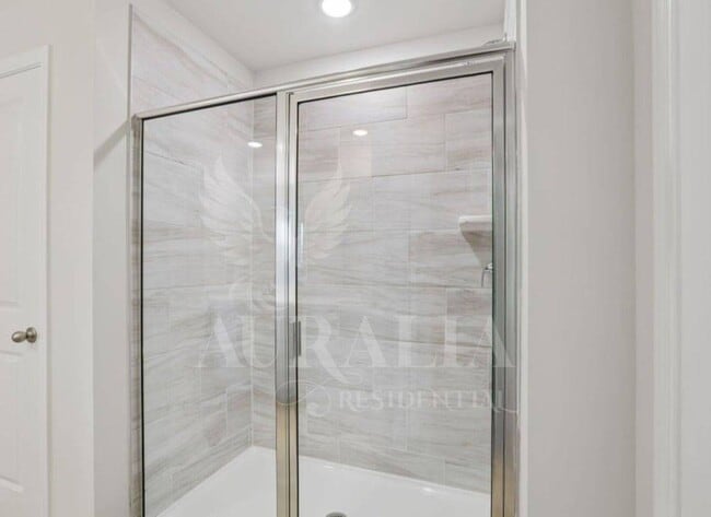 Building Photo - 805 Ottawa Dr