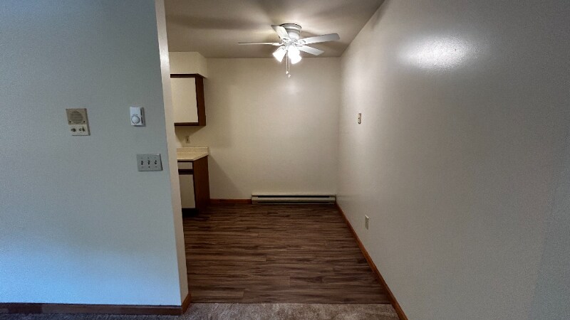 Building Photo - 916 Kings Rd