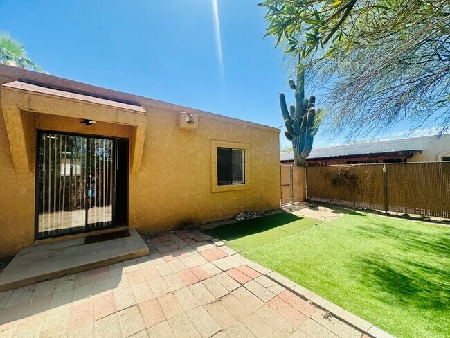 Building Photo - 1st Month Free Move In Special! Spacious 2...