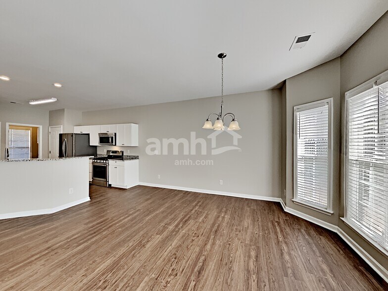 Building Photo - 222 Mott Rd