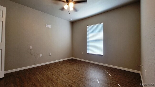 Building Photo - 1319 W Anson Pl