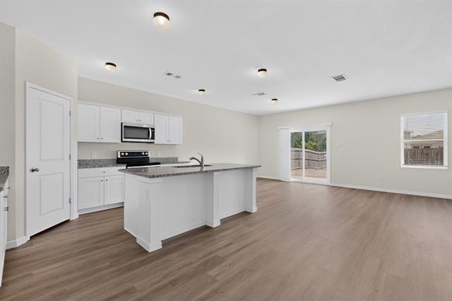 Building Photo - 702 Camden Dr