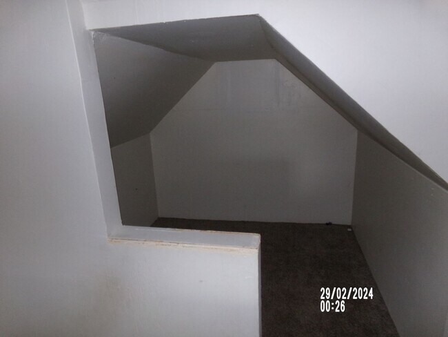 Building Photo - 4bd 1ba Home
