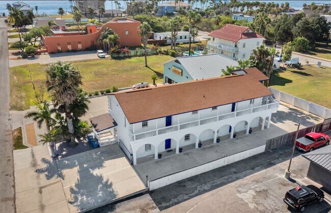 Building Photo - 102 W Corral St