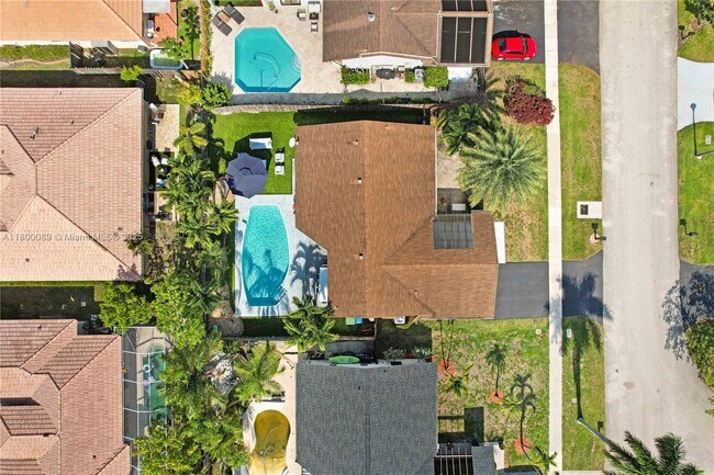 Building Photo - 16887 Royal Poinciana Dr