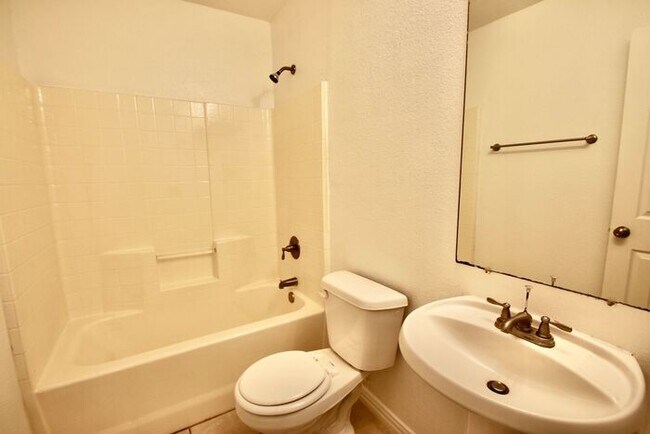 Building Photo - Stunning 3/2 Duplex in West Fort Worth — Granite Kitchen, Garage & Fenced Yard!