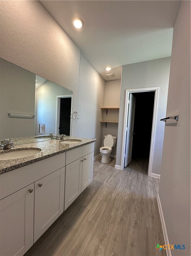 Building Photo - 341 Cordova Xing