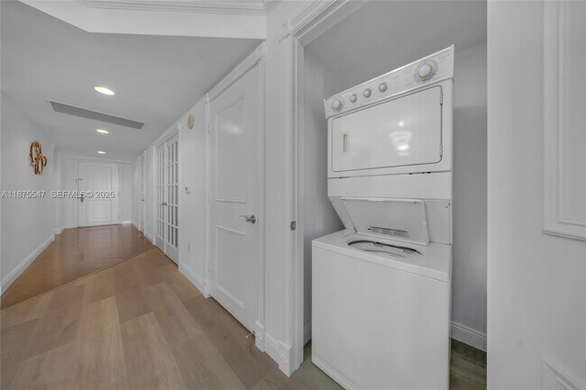 Building Photo - 1800 S Ocean Dr