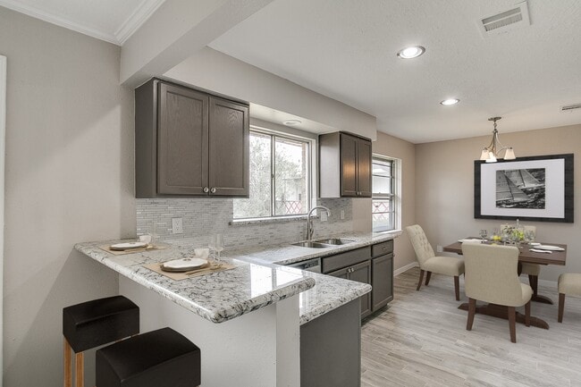 Building Photo - 5013 Camden Ln