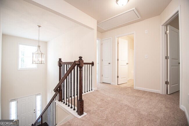Building Photo - 5863 Krim Dr