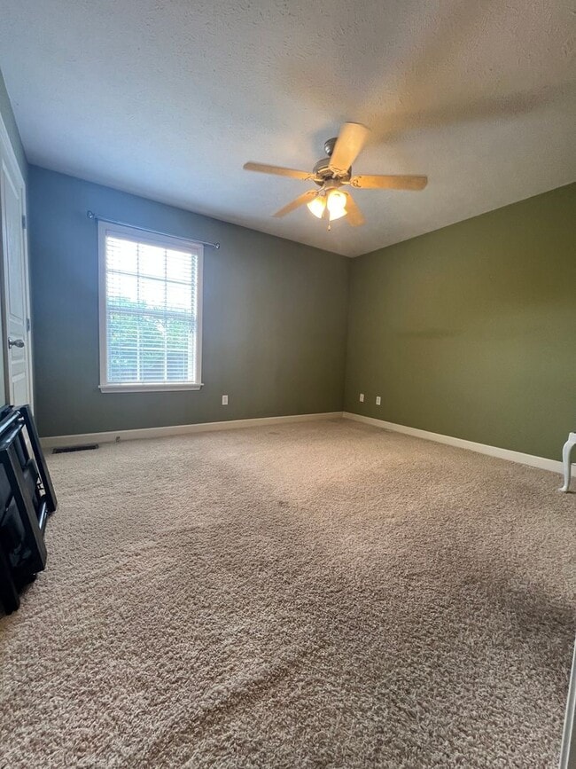 Building Photo - 2109 Harris Dr