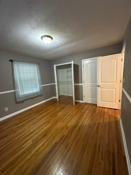 Building Photo - 718 Woodhill Dr