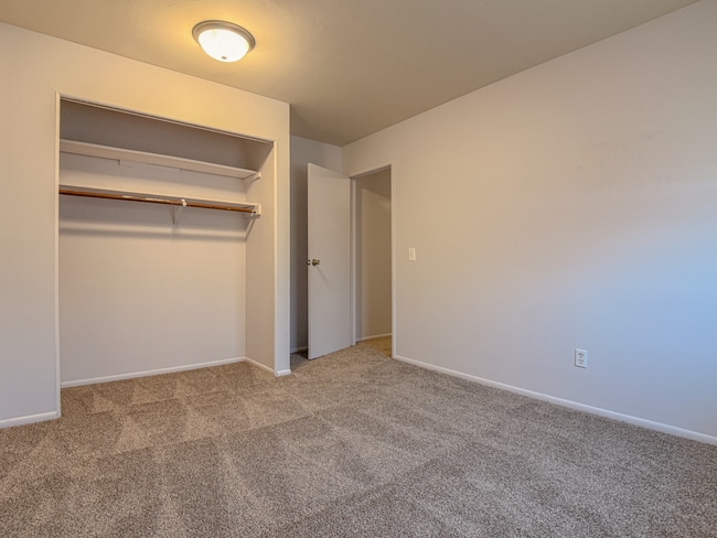 Bedroom - Waverly Flatz