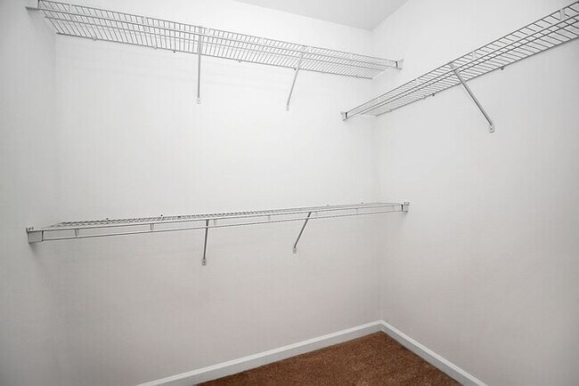 Building Photo - End Unit 3BD/2.5BA Townhome in Mill Creek!
