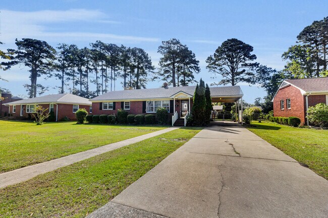 Building Photo - 2307 Woodland Ave