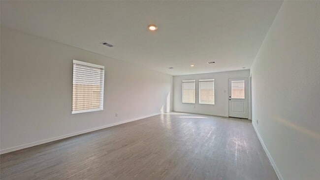 Building Photo - 16806 Old Wagon Wy