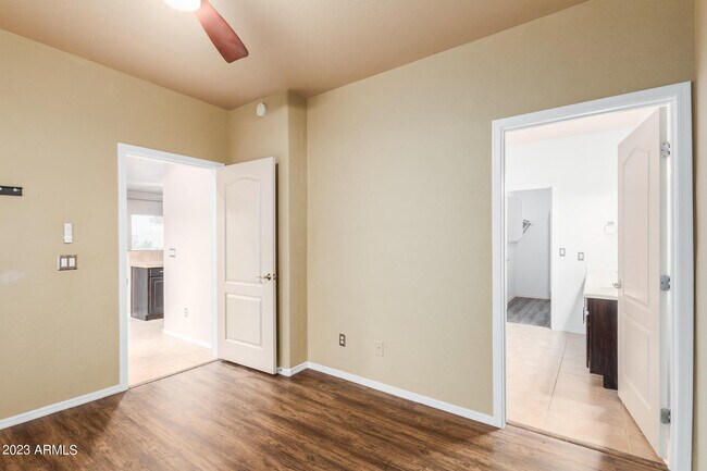 Building Photo - 16734 E La Montana Dr