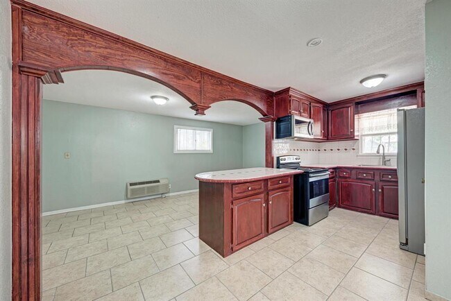 Building Photo - 4701 Bandera Rd