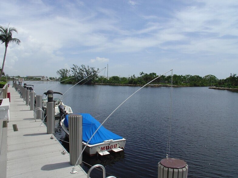 Building Photo - 1160 N Federal Hwy