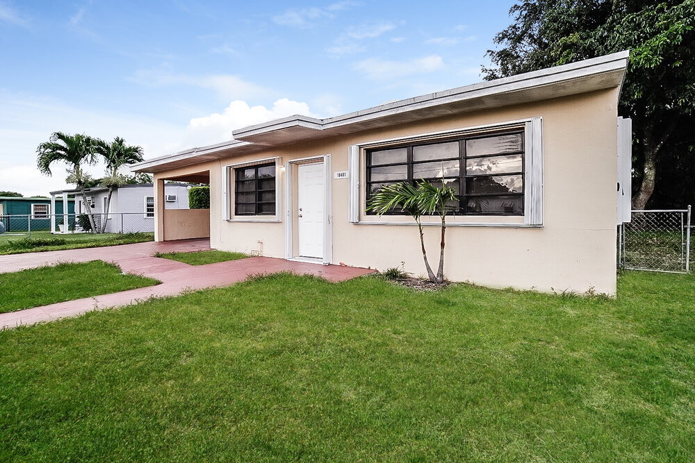 Building Photo - 16401 NW 21st Ave